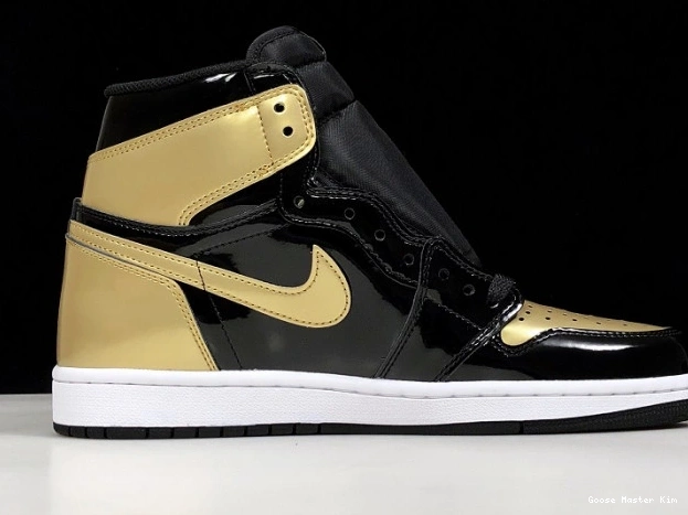 Glod Air Retro High 1 Jordan 861428-007 Toe 0629